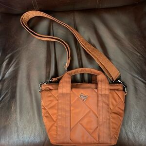 Lug crossbody bag